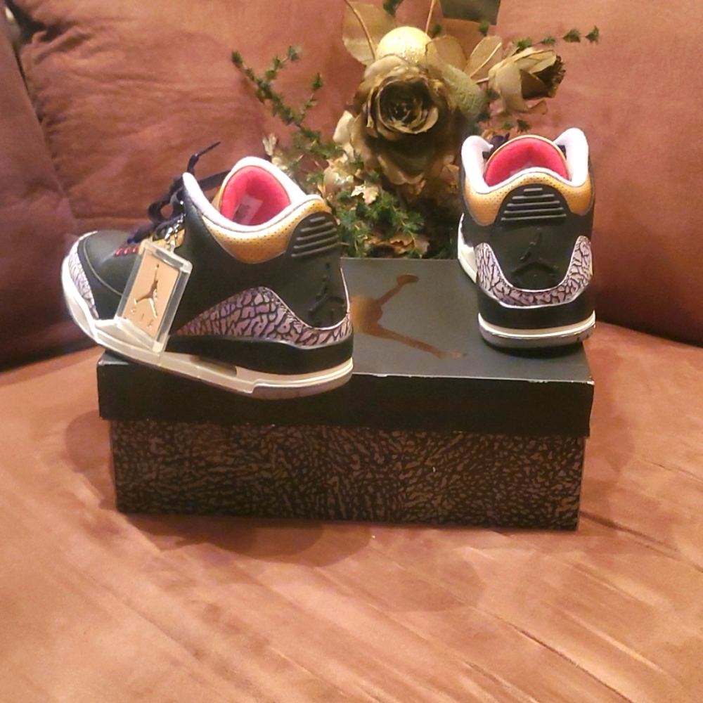 Women AIR JORDAN 3 RETRO